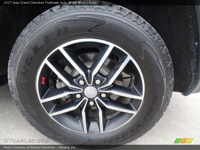 Bright White / Black 2017 Jeep Grand Cherokee Trailhawk 4x4