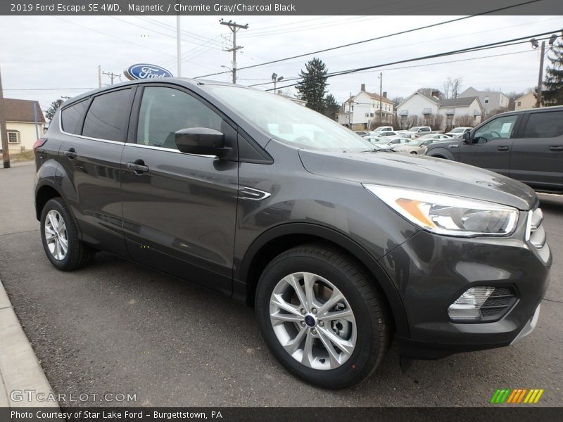Magnetic / Chromite Gray/Charcoal Black 2019 Ford Escape SE 4WD