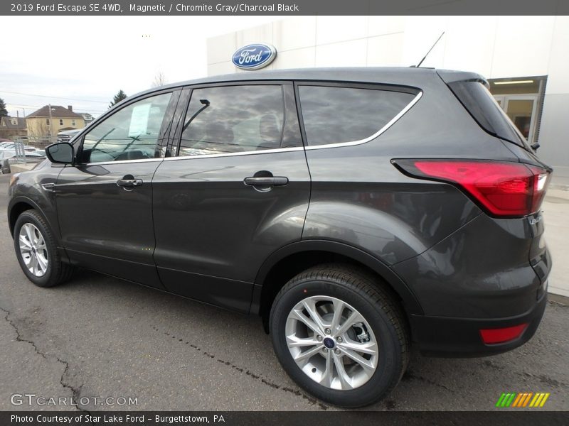 Magnetic / Chromite Gray/Charcoal Black 2019 Ford Escape SE 4WD