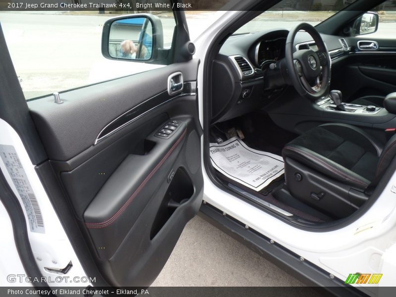 Bright White / Black 2017 Jeep Grand Cherokee Trailhawk 4x4