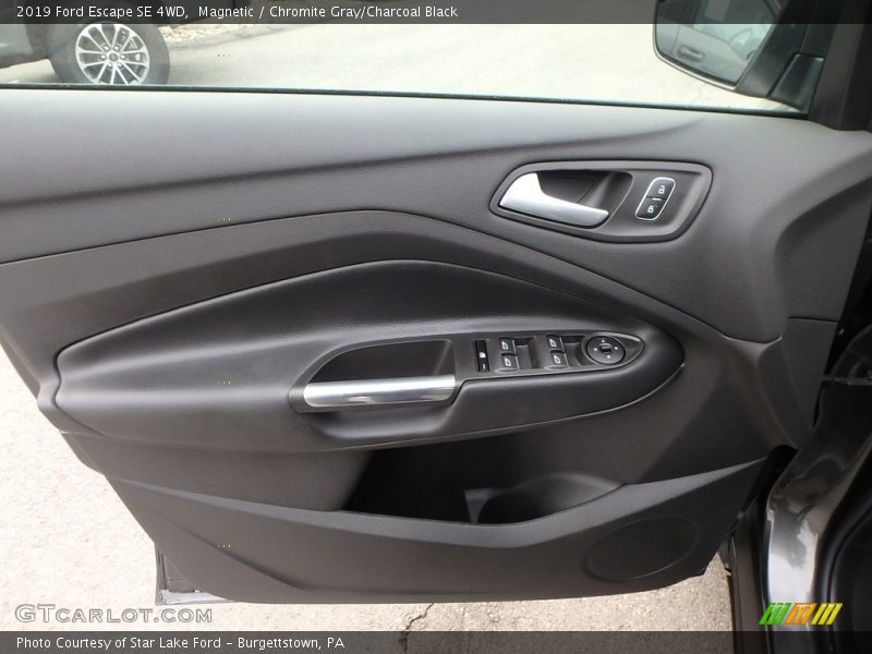 Magnetic / Chromite Gray/Charcoal Black 2019 Ford Escape SE 4WD