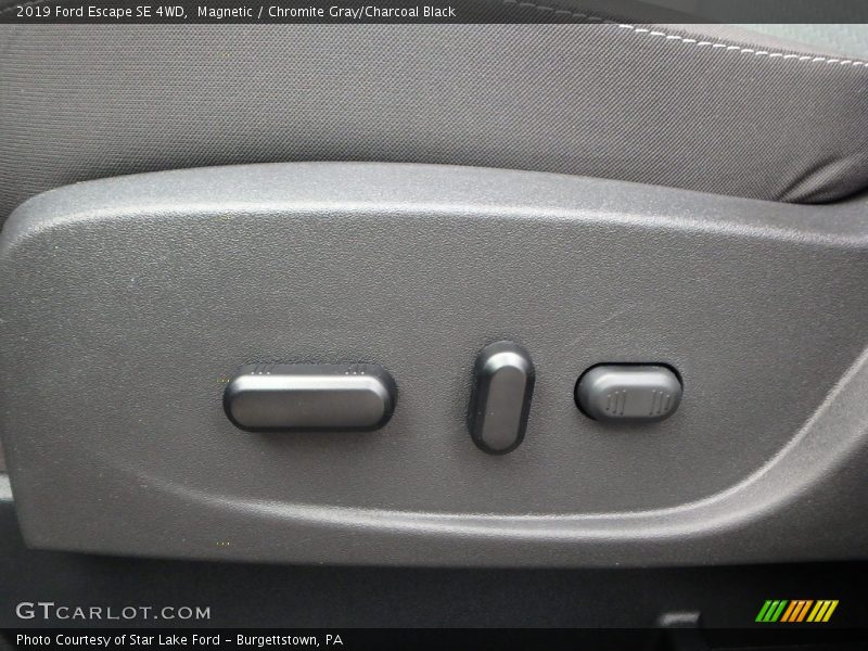 Magnetic / Chromite Gray/Charcoal Black 2019 Ford Escape SE 4WD