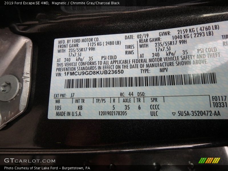 Magnetic / Chromite Gray/Charcoal Black 2019 Ford Escape SE 4WD
