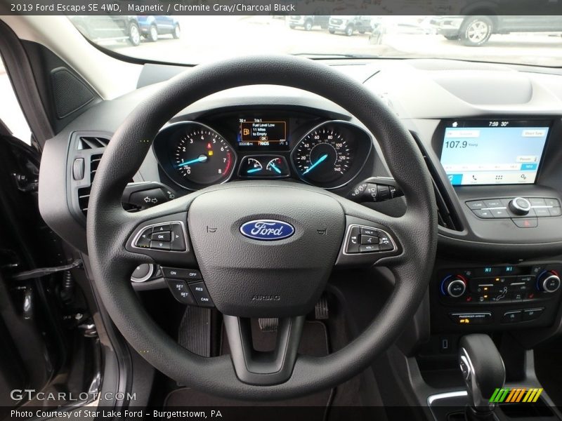 Magnetic / Chromite Gray/Charcoal Black 2019 Ford Escape SE 4WD