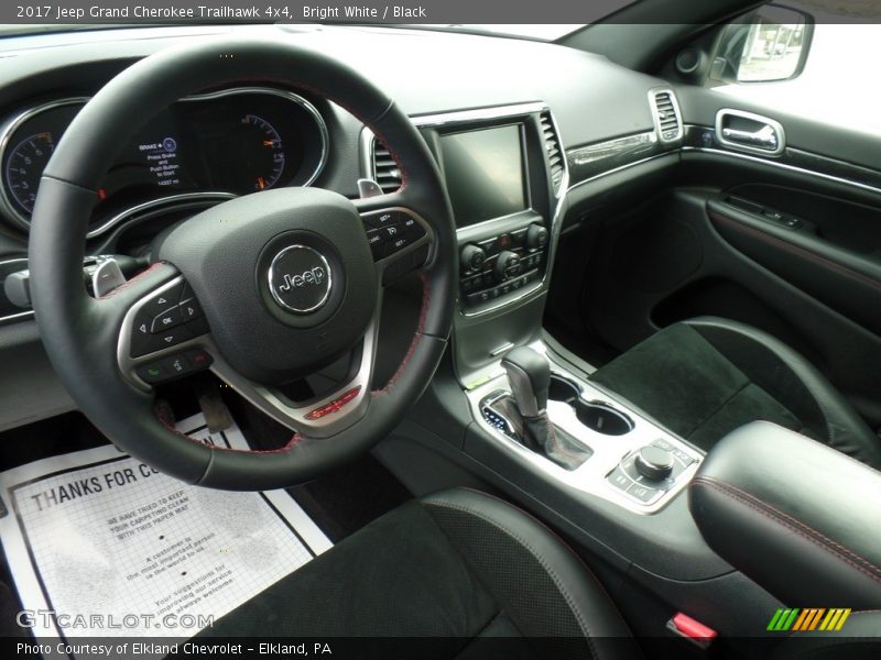 Bright White / Black 2017 Jeep Grand Cherokee Trailhawk 4x4
