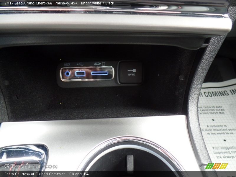 Bright White / Black 2017 Jeep Grand Cherokee Trailhawk 4x4