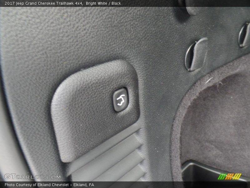 Bright White / Black 2017 Jeep Grand Cherokee Trailhawk 4x4