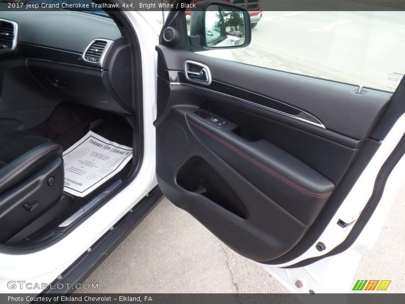 Bright White / Black 2017 Jeep Grand Cherokee Trailhawk 4x4