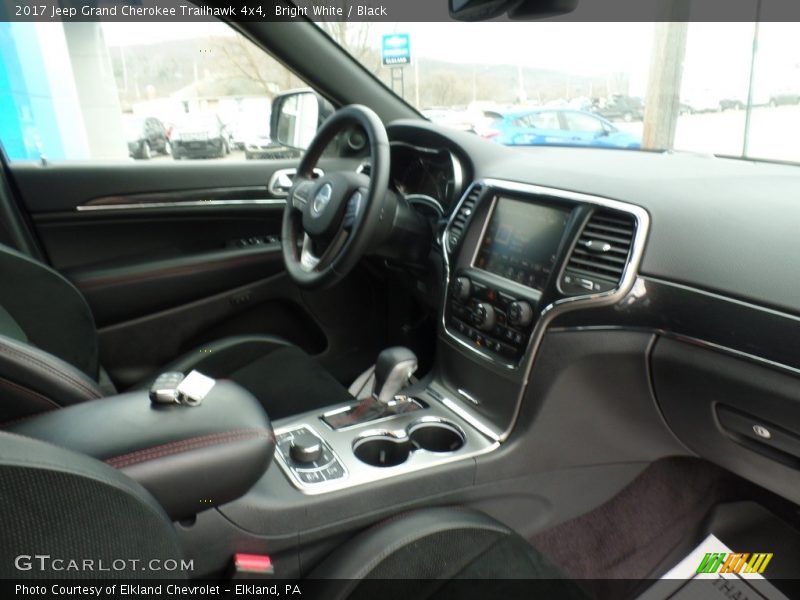 Bright White / Black 2017 Jeep Grand Cherokee Trailhawk 4x4
