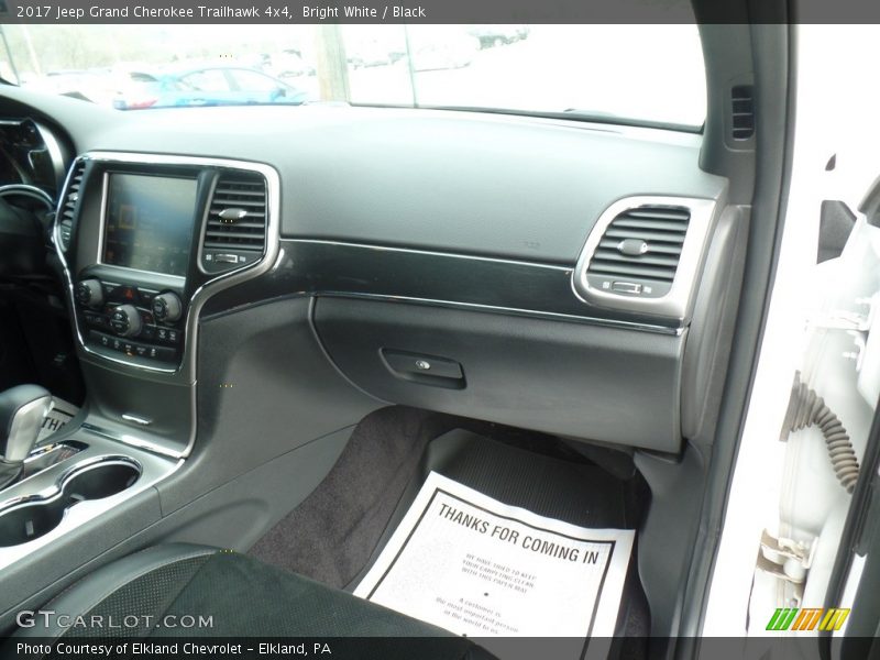 Bright White / Black 2017 Jeep Grand Cherokee Trailhawk 4x4