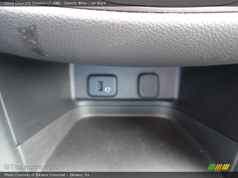 Summit White / Jet Black 2018 Chevrolet Equinox LT AWD