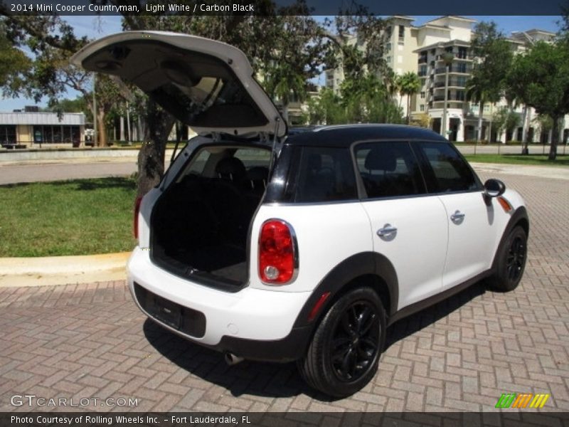 Light White / Carbon Black 2014 Mini Cooper Countryman