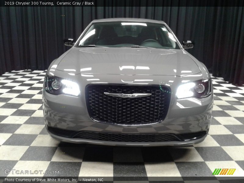 Ceramic Gray / Black 2019 Chrysler 300 Touring