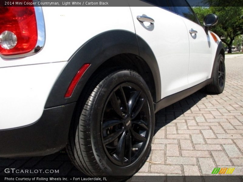 Light White / Carbon Black 2014 Mini Cooper Countryman