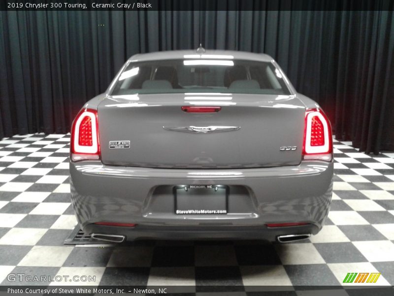 Ceramic Gray / Black 2019 Chrysler 300 Touring