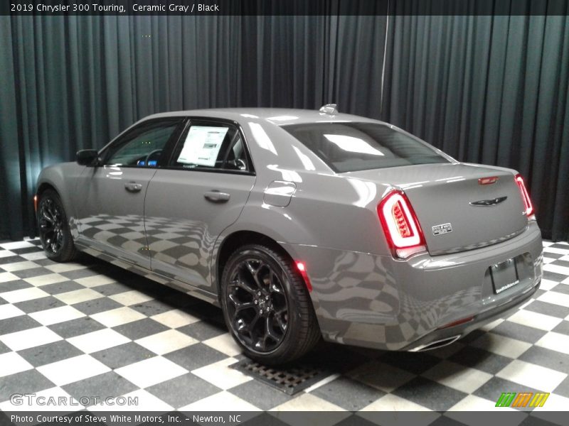 Ceramic Gray / Black 2019 Chrysler 300 Touring