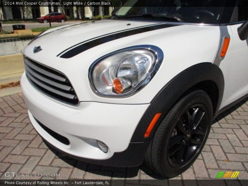 Light White / Carbon Black 2014 Mini Cooper Countryman
