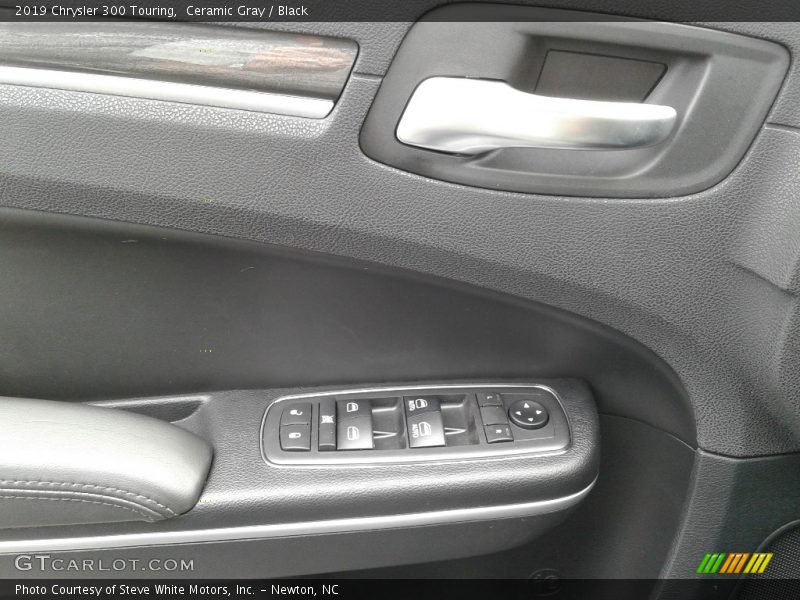 Ceramic Gray / Black 2019 Chrysler 300 Touring