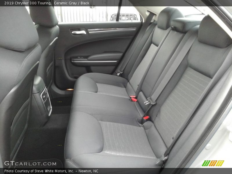 Ceramic Gray / Black 2019 Chrysler 300 Touring