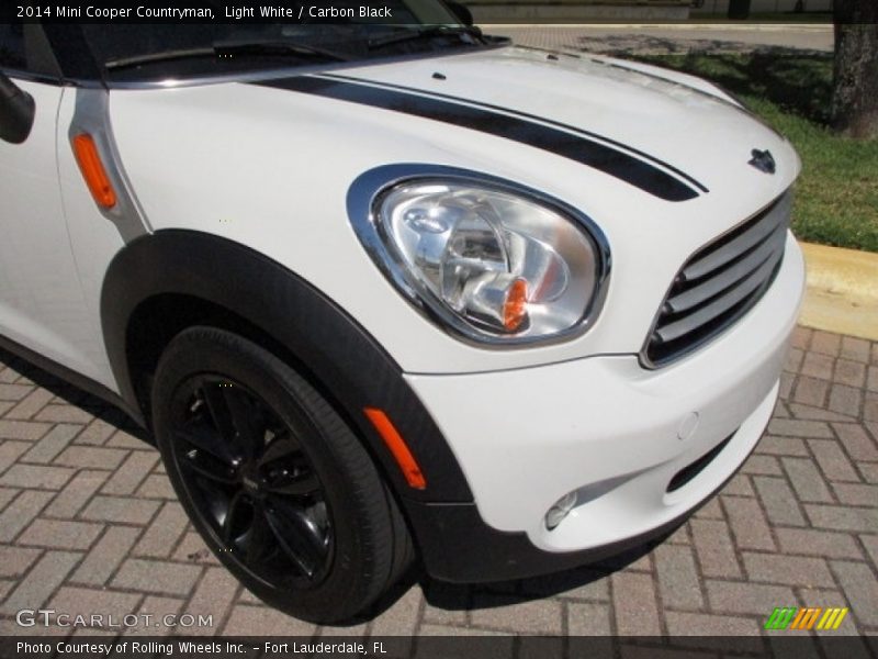 Light White / Carbon Black 2014 Mini Cooper Countryman