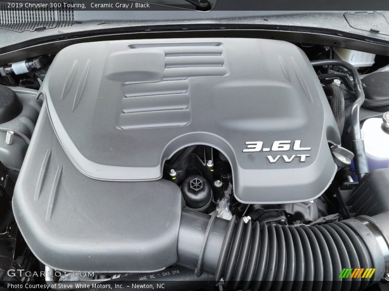 Ceramic Gray / Black 2019 Chrysler 300 Touring