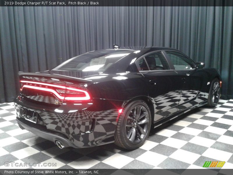 Pitch Black / Black 2019 Dodge Charger R/T Scat Pack