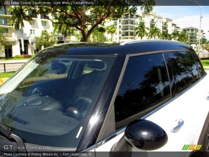 Light White / Carbon Black 2014 Mini Cooper Countryman