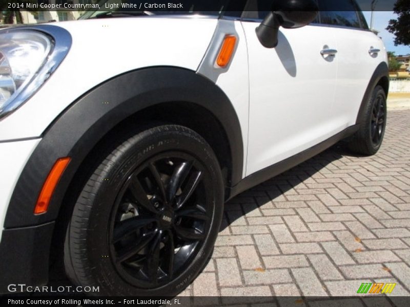 Light White / Carbon Black 2014 Mini Cooper Countryman