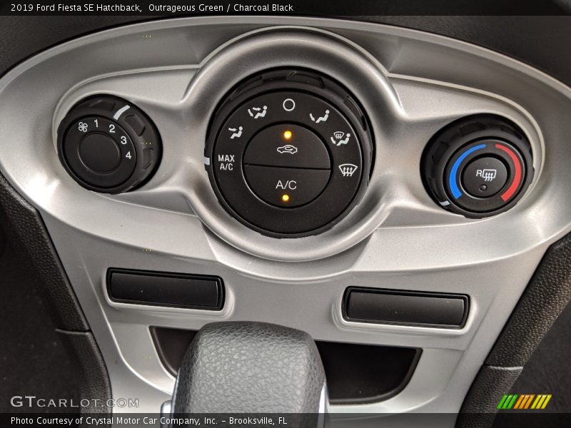 Controls of 2019 Fiesta SE Hatchback