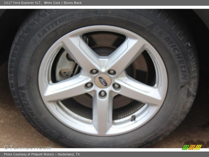 White Gold / Ebony Black 2017 Ford Explorer XLT