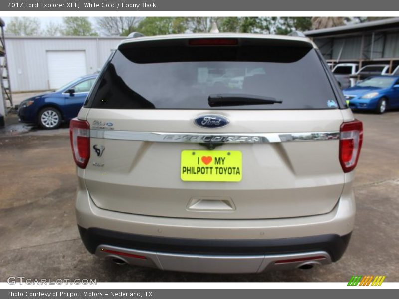 White Gold / Ebony Black 2017 Ford Explorer XLT