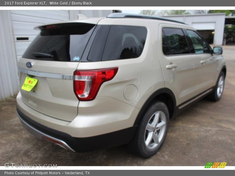 White Gold / Ebony Black 2017 Ford Explorer XLT