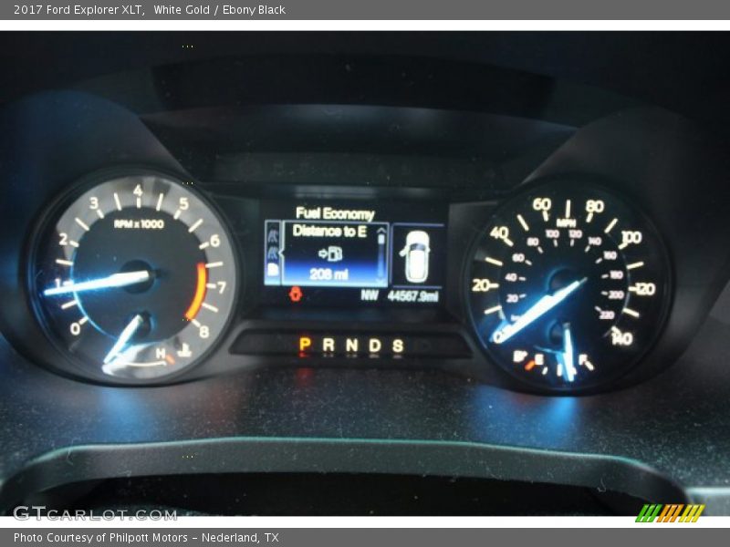 White Gold / Ebony Black 2017 Ford Explorer XLT