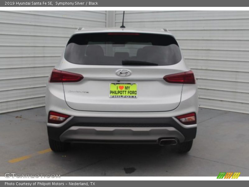 Symphony Silver / Black 2019 Hyundai Santa Fe SE