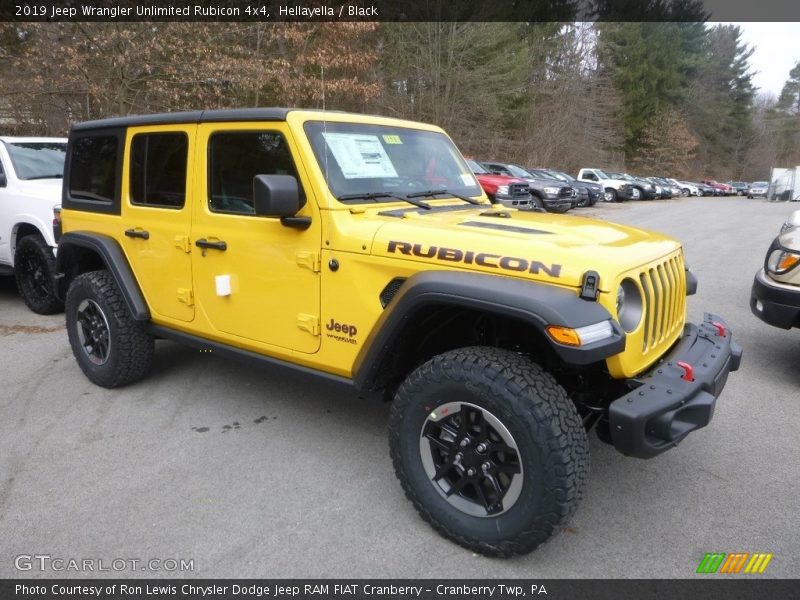 Front 3/4 View of 2019 Wrangler Unlimited Rubicon 4x4