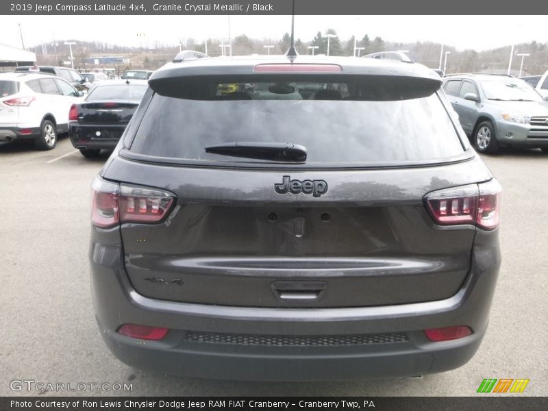 Granite Crystal Metallic / Black 2019 Jeep Compass Latitude 4x4