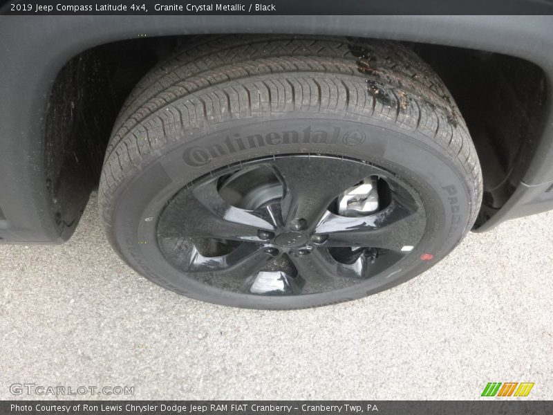 Granite Crystal Metallic / Black 2019 Jeep Compass Latitude 4x4