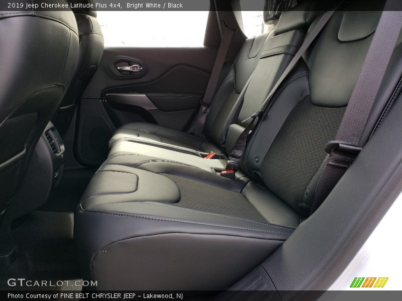 Bright White / Black 2019 Jeep Cherokee Latitude Plus 4x4