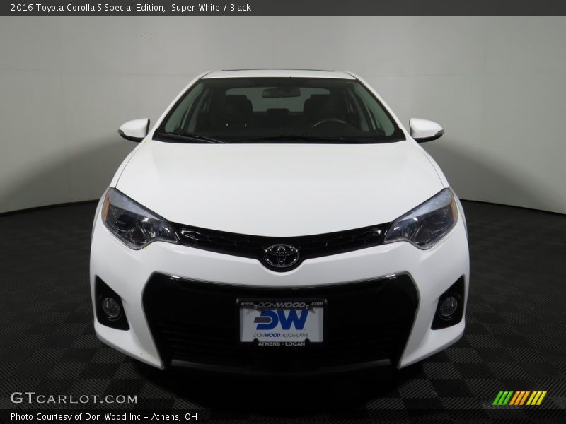 Super White / Black 2016 Toyota Corolla S Special Edition