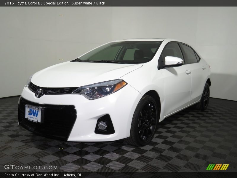 Super White / Black 2016 Toyota Corolla S Special Edition