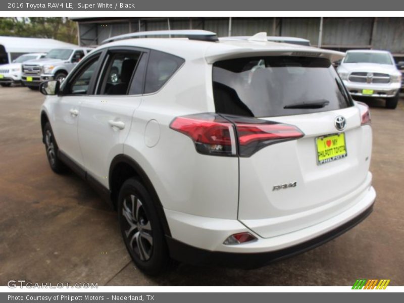 Super White / Black 2016 Toyota RAV4 LE