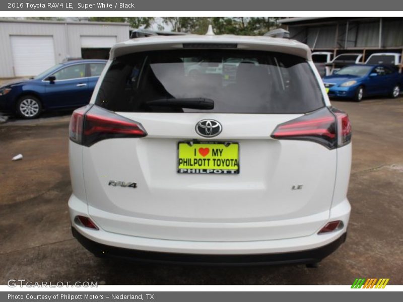 Super White / Black 2016 Toyota RAV4 LE