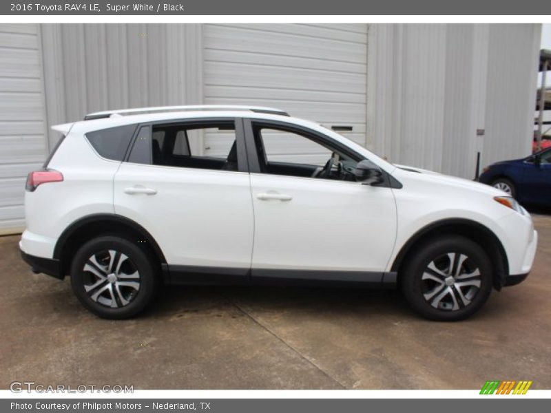 Super White / Black 2016 Toyota RAV4 LE