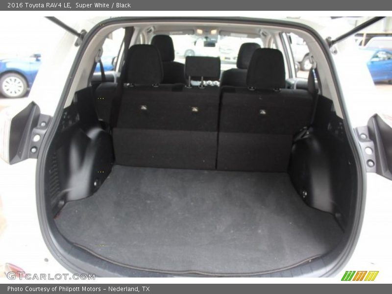 Super White / Black 2016 Toyota RAV4 LE