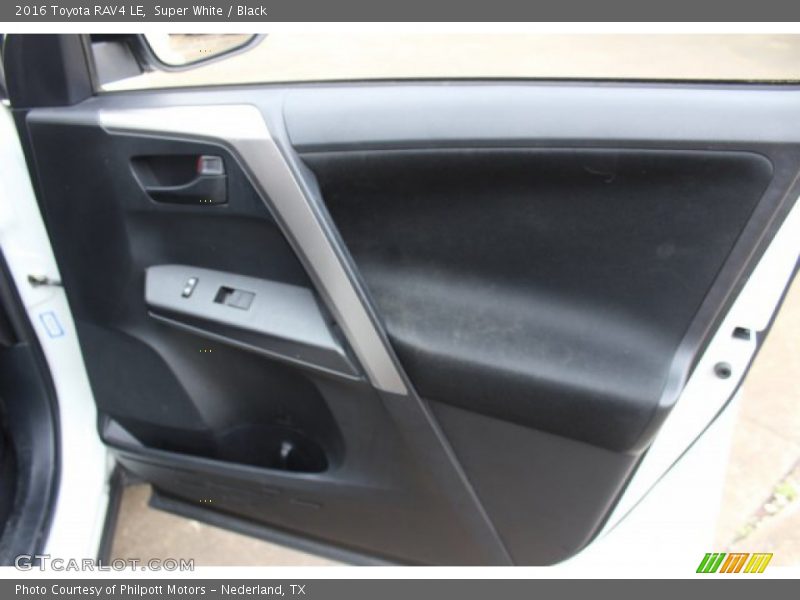 Super White / Black 2016 Toyota RAV4 LE