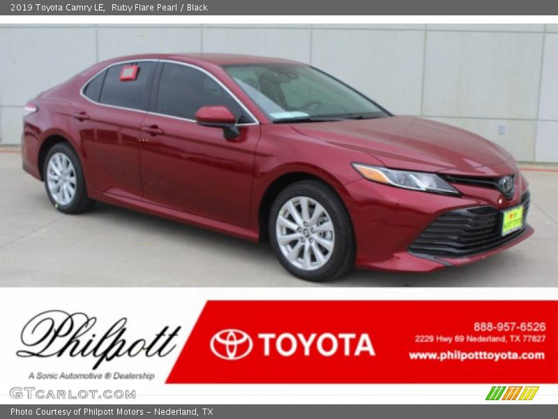 Ruby Flare Pearl / Black 2019 Toyota Camry LE