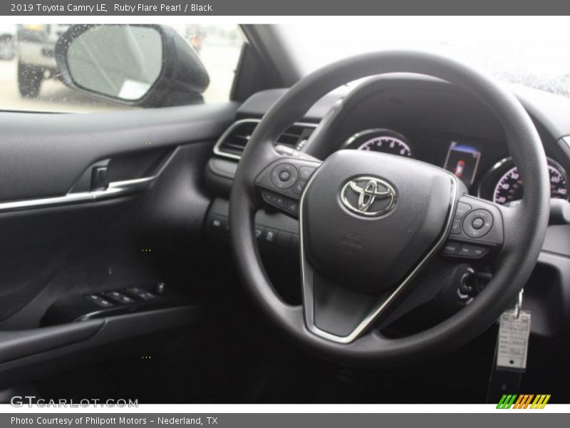 Ruby Flare Pearl / Black 2019 Toyota Camry LE