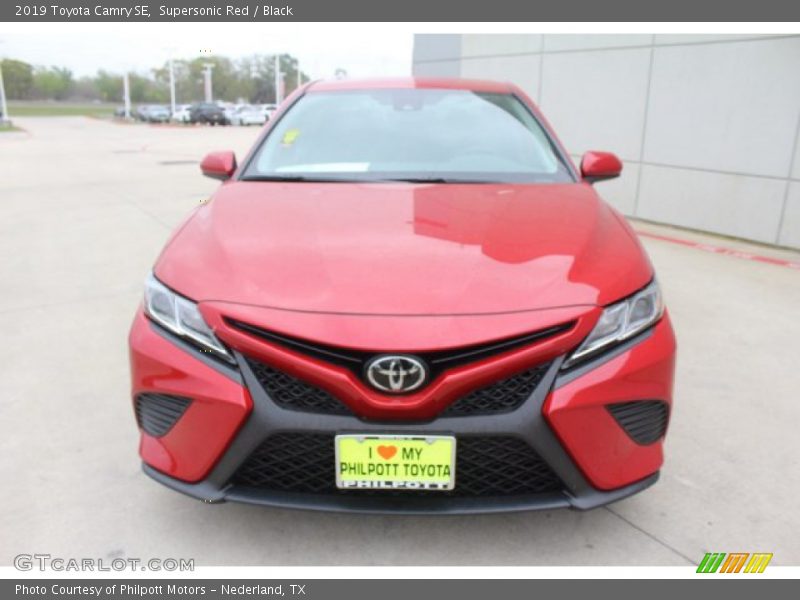 Supersonic Red / Black 2019 Toyota Camry SE