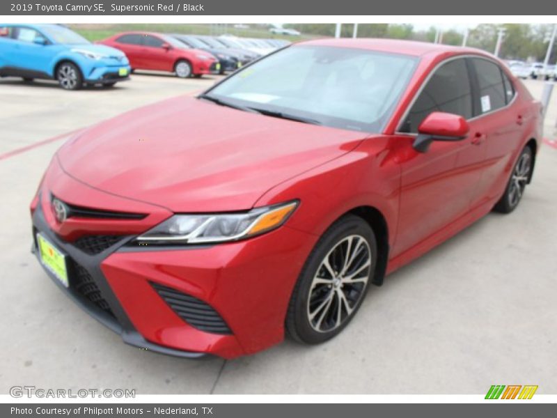 Supersonic Red / Black 2019 Toyota Camry SE