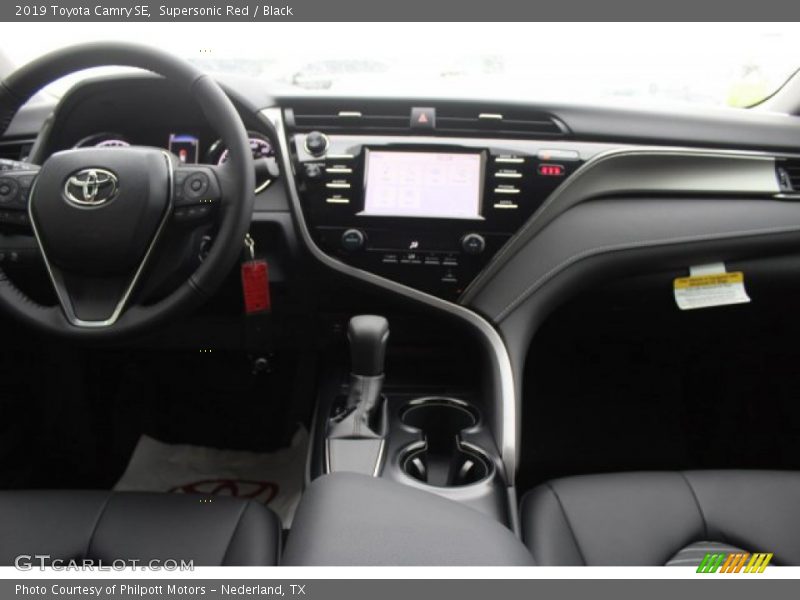 Supersonic Red / Black 2019 Toyota Camry SE